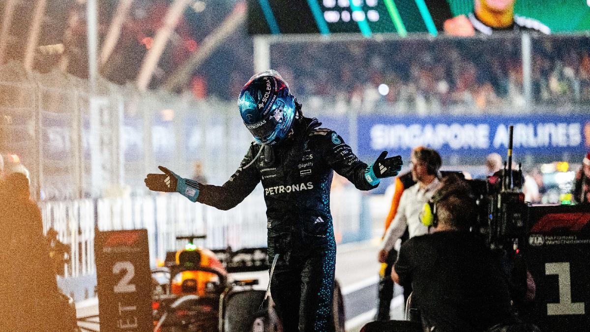 George Russell celebra su victoria en el GP de Singapur