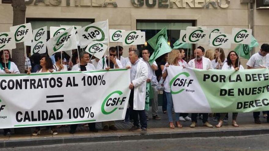 Los médicos de urgencias entregan cerca de 3.000 firmas