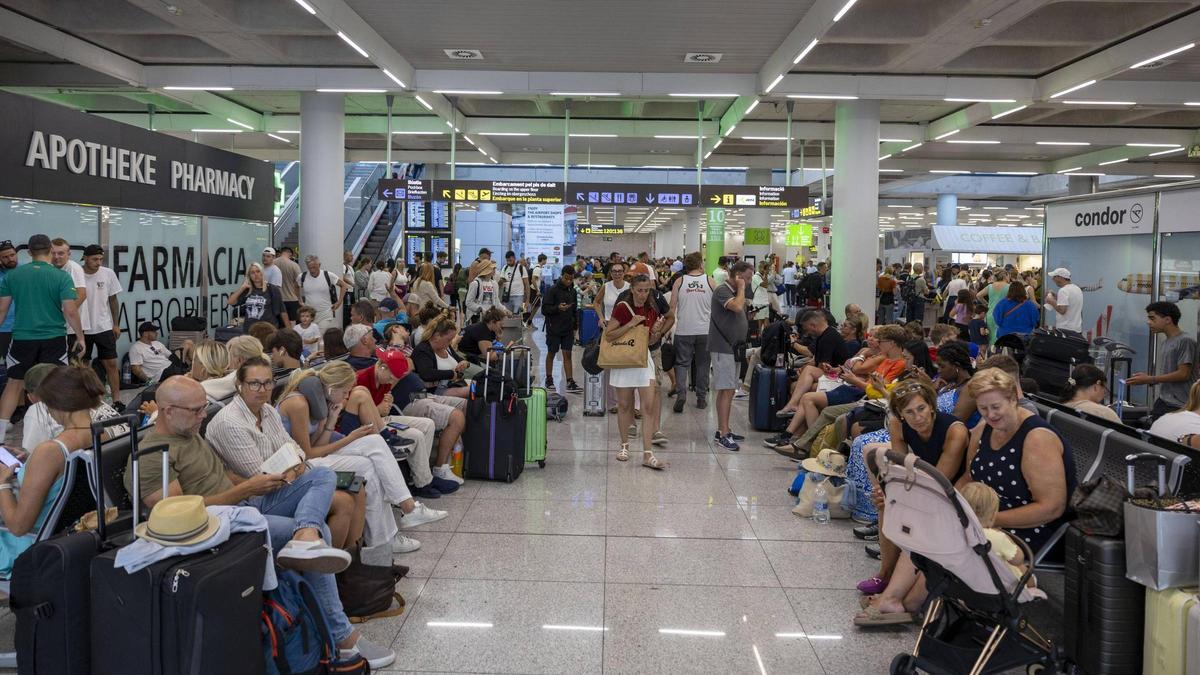Aena responde a Prohens sobre la masificaci&oacute;n en Baleares: "No tenemos ninguna competencia en gesti&oacute;n tur&iacute;stica, el Govern s&iacute;"