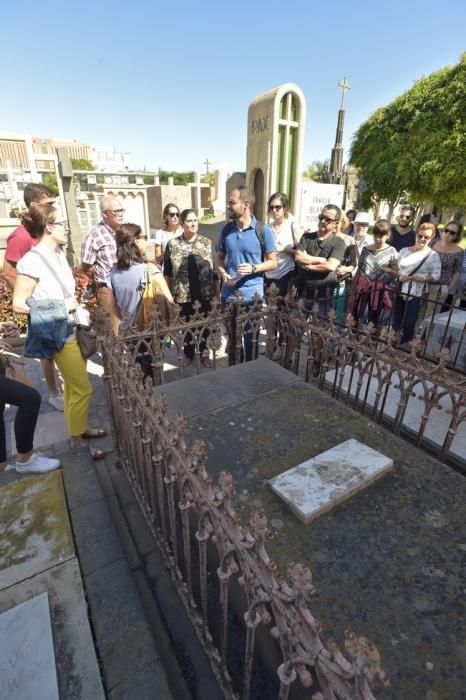 Ruta por el cementerio de Vegueta