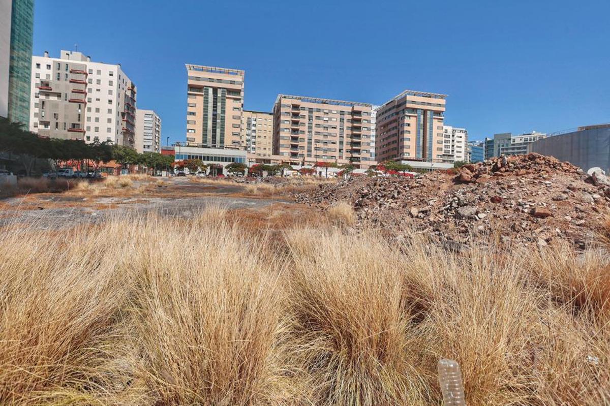 Uno de los solares ubicados en Cabo Llanos, en el municipio de Santa Cruz de Tenerife.
