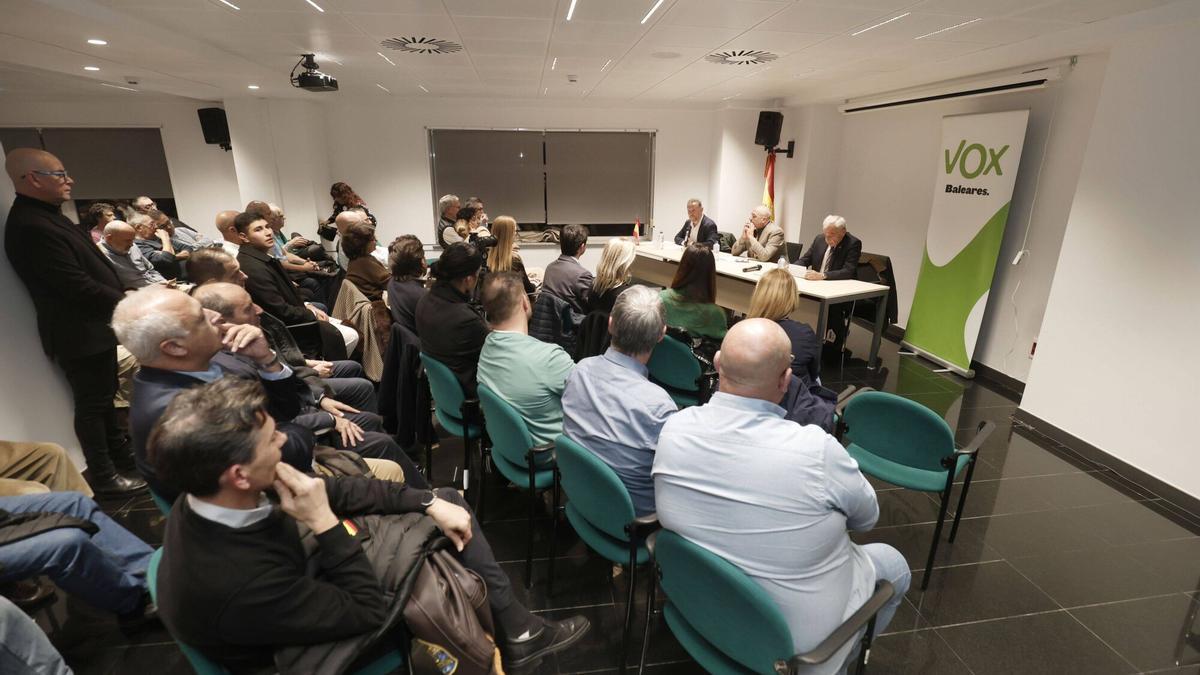 VÍDEO | Vox moviliza a sus bases en Palma para apuntalar la derogación de la Ley de Memoria Democrática: "España merece una verdad completa"