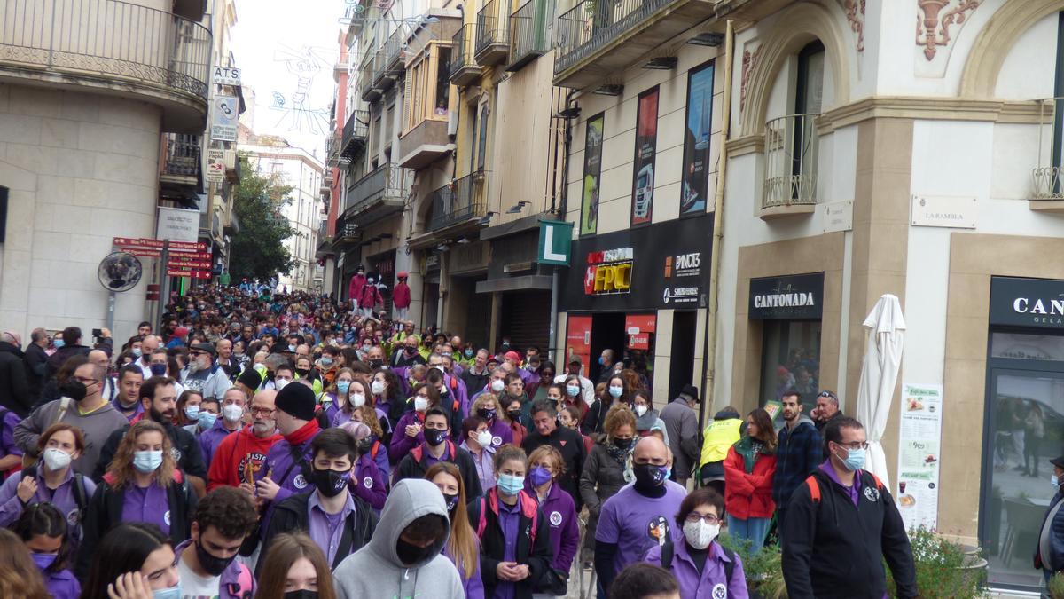 Onze colles castelleres es reuneixen a Figueres en la trobada de tardor de Colles del Nord