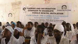 Dos agentes de los Mossos dEsquadra se desplazan a Gambia para explicar el protocolo de prevención de la mutilación genital femenina 