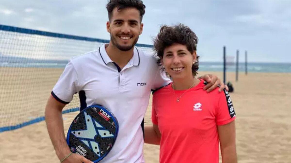 Antomi Ramos y Carla Suárez tras su partido de tenis playa en Las Canteras