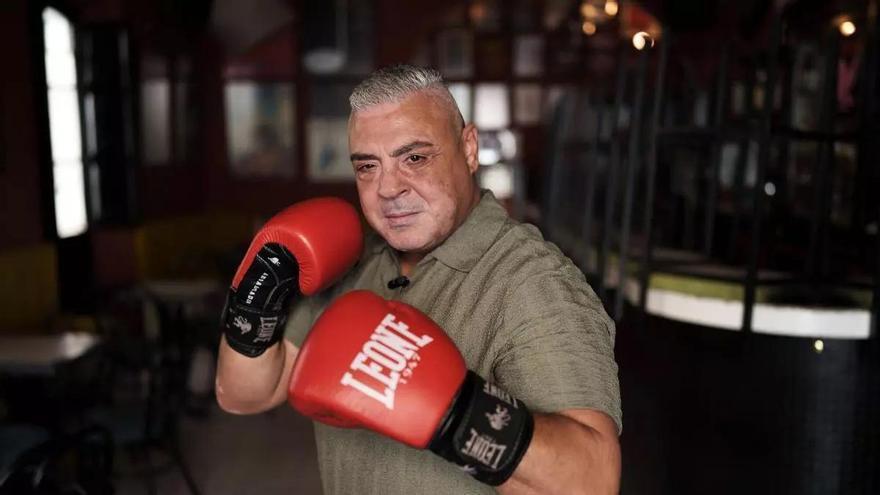 Video | Pedro Acosta, el boxeador que guarda la puerta del Jazz y vigila el Hospital de Mérida