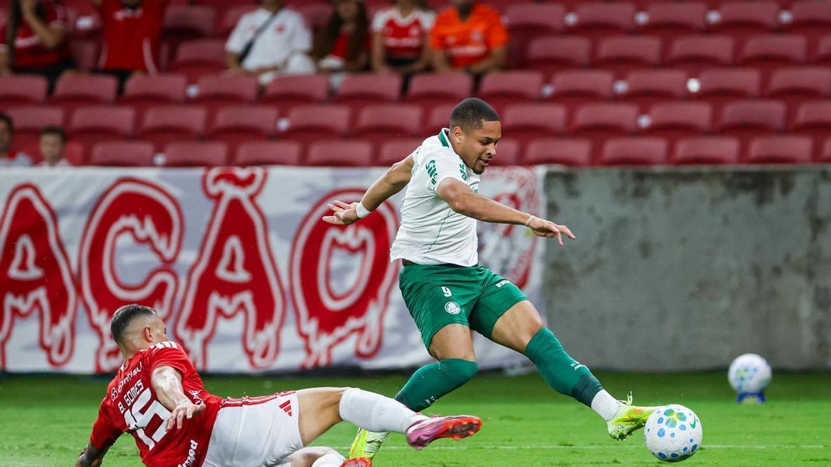 ¡Vitor Roque no para de marcar goles en Brasil! 'Tigrinho' está que se sale