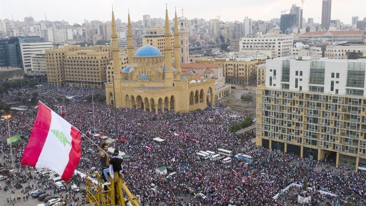 Imagen aérea de la manifestación de este domingo en Beirut.