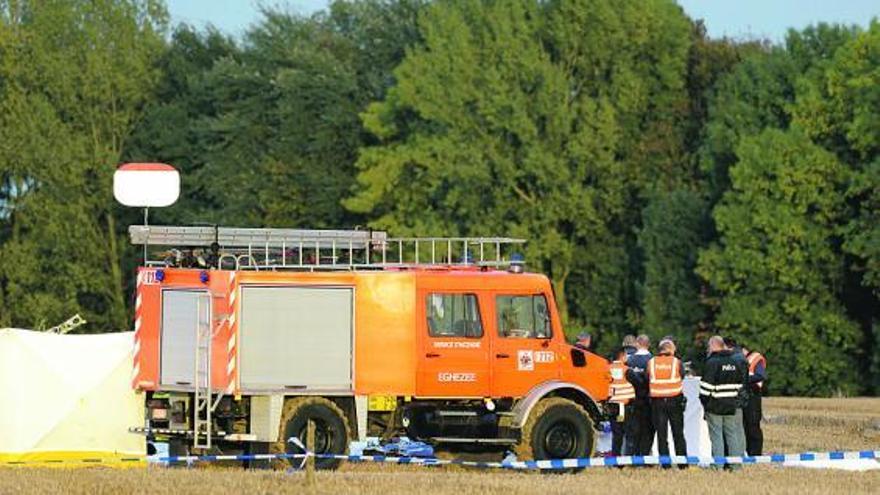 Diez paracaidistas y el piloto mueren al estrellarse un avión en Bélgica