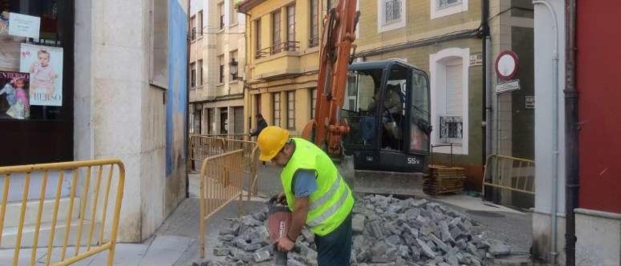 En la imagen, los trabajos de renovación del camino a la ermita de San Andrés, en los últimos días.