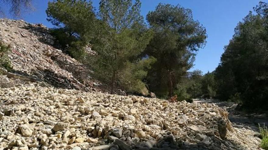 La CHS investiga un vertido en el cauce del río Seco en Pilar de la Horadada