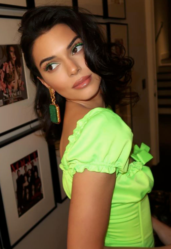 Kendall Jenner o cómo lucir ojos verdes neon