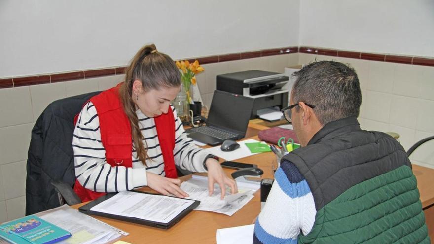 Las personas atendidas por Cáritas aumentan un 43% en Ontinyent y bajan un 35% en Xàtiva en un año