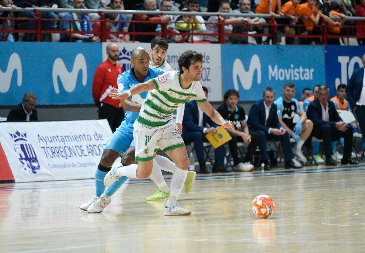 Pablo Del Moral y Fits en el partido entre el Movistar Inter y el Córdoba Futsal.