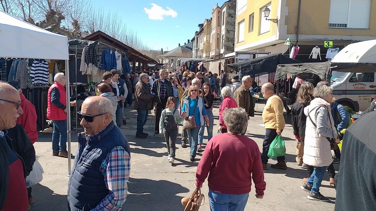 Mercadillo en El Puente