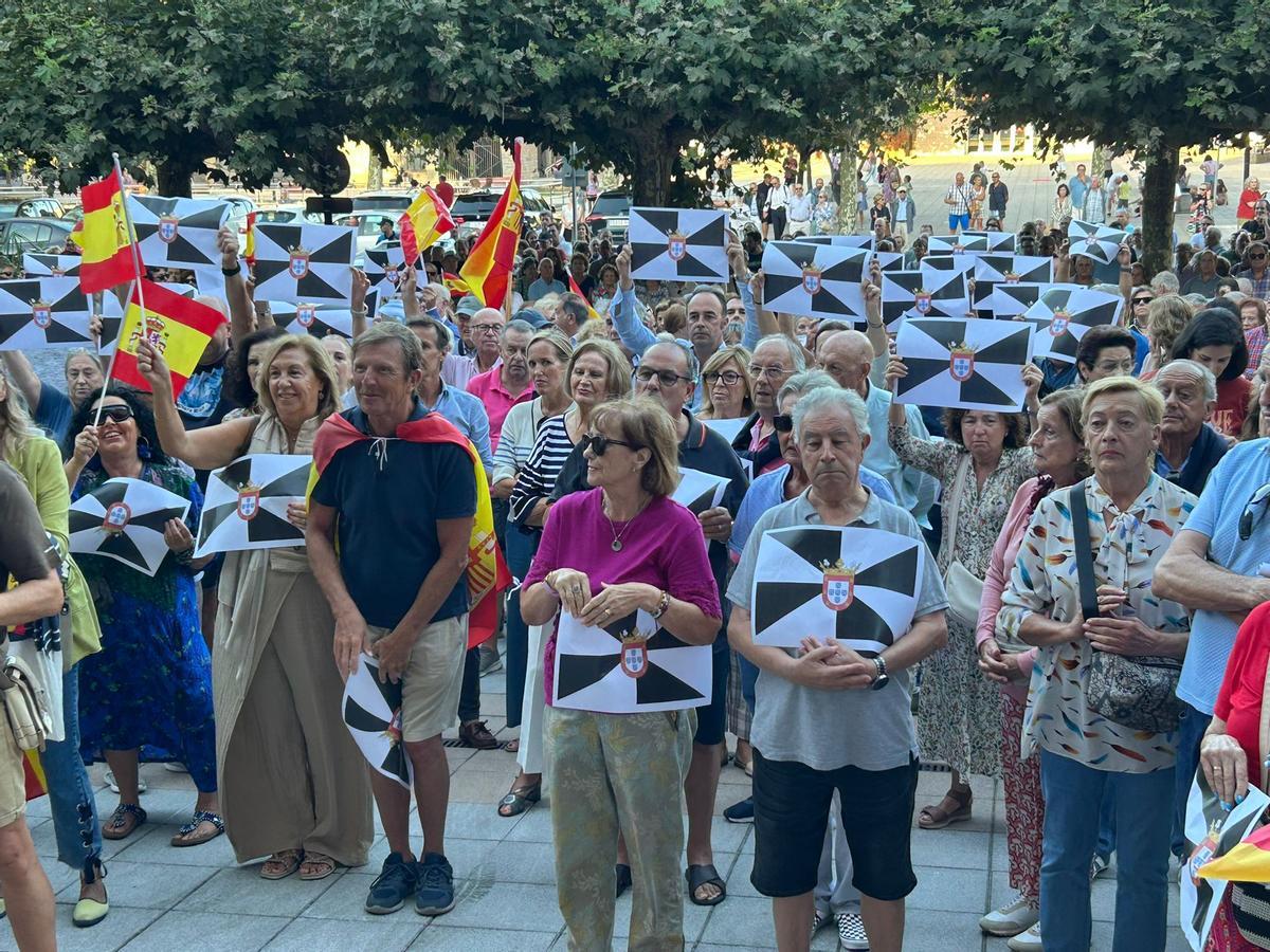EN IMÁGENES: Castrillón se suma a las movilizaciones en apoyo a Ceuta
