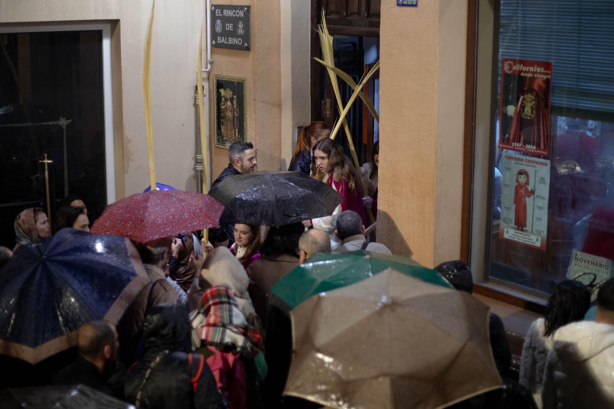 Las imágenes de la procesión de Domingo de Ramos en Cartagena, frustrada por la lluvia