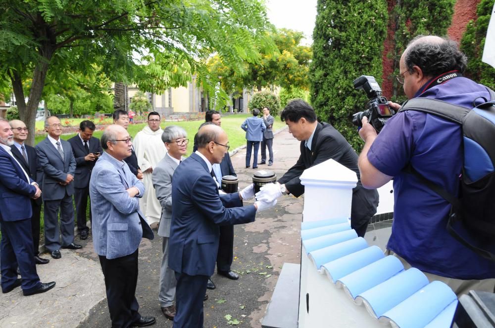 Traslado de marinos coreanos desde su panteón