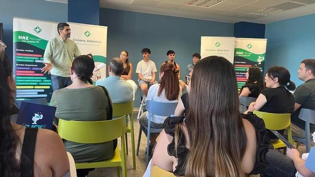 El centro ofrece estudios en distintas ramas como la sanidad, informática o el deporte entre otras.