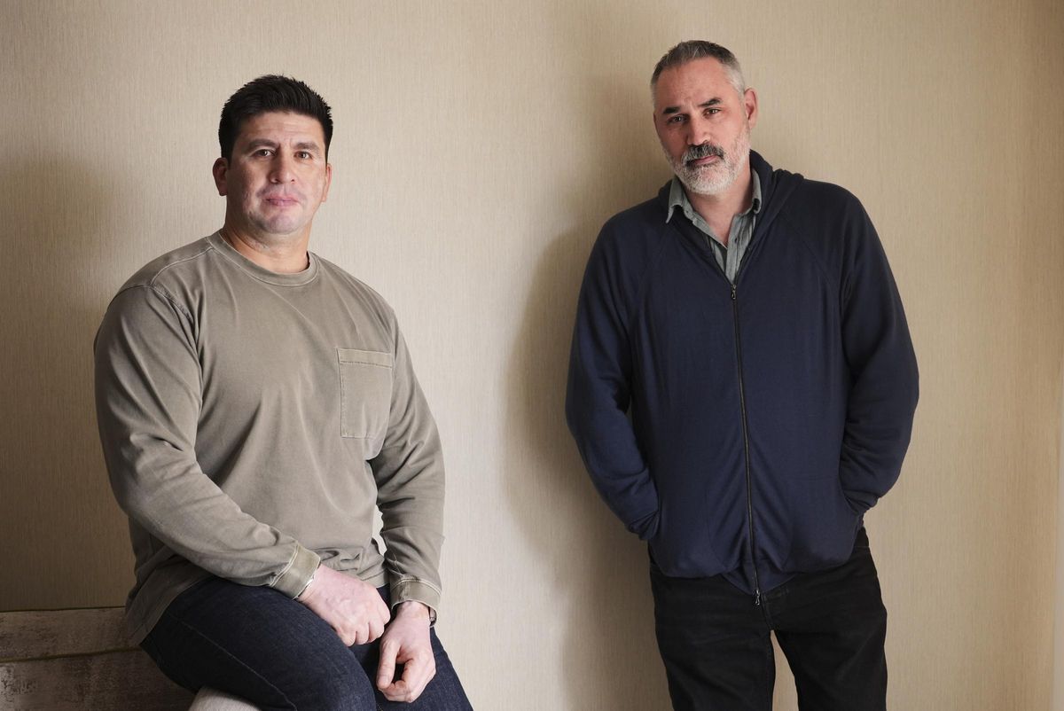 Ray Mendoza (izda.) y Alex Garland, directores de 'Warfare'.