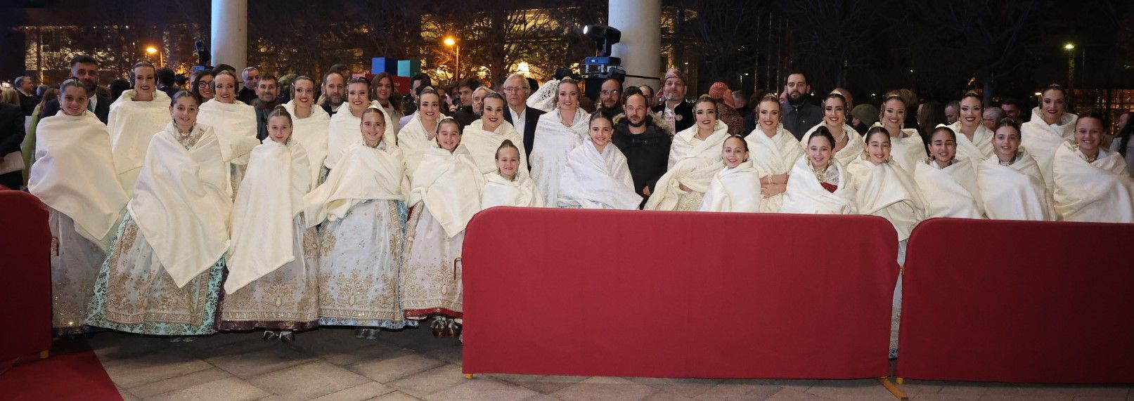 La noche de emociones para Laura Mengó y la corte en su Exaltación