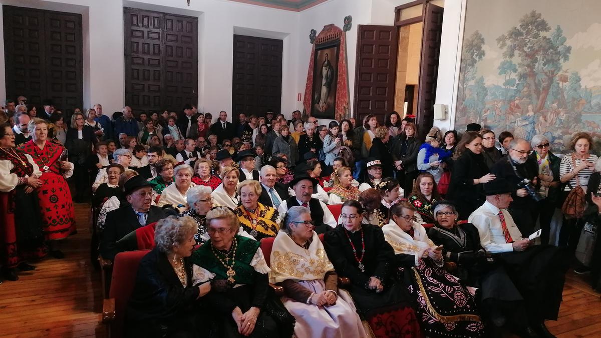 Invitados a la boda de carnaval, en el enlace celebrado en 2020 en el Ayuntamiento