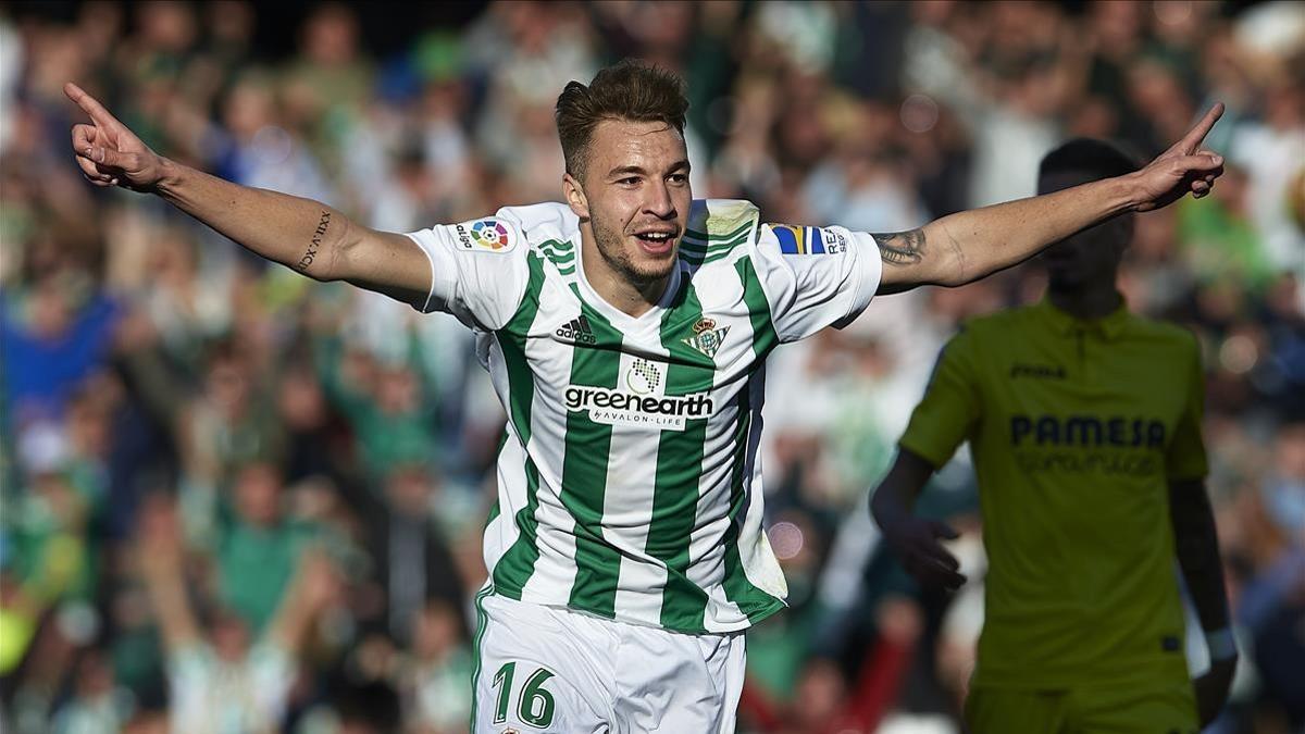 Loren celebra un gol al Villarreal.