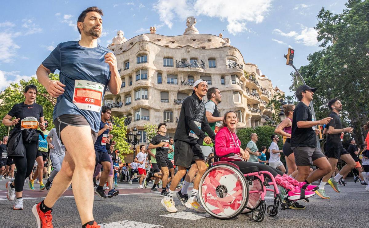 Luis Enrique corre per la seva filla en una Cursa d’El Corte Inglés multitudinària Luis Enrique corre per la seva filla en una Cursa d’El Corte Inglés multitudinària