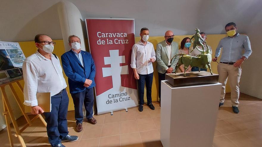 El escultor José Carrilero dona al pueblo de Caravaca su última obra monumental