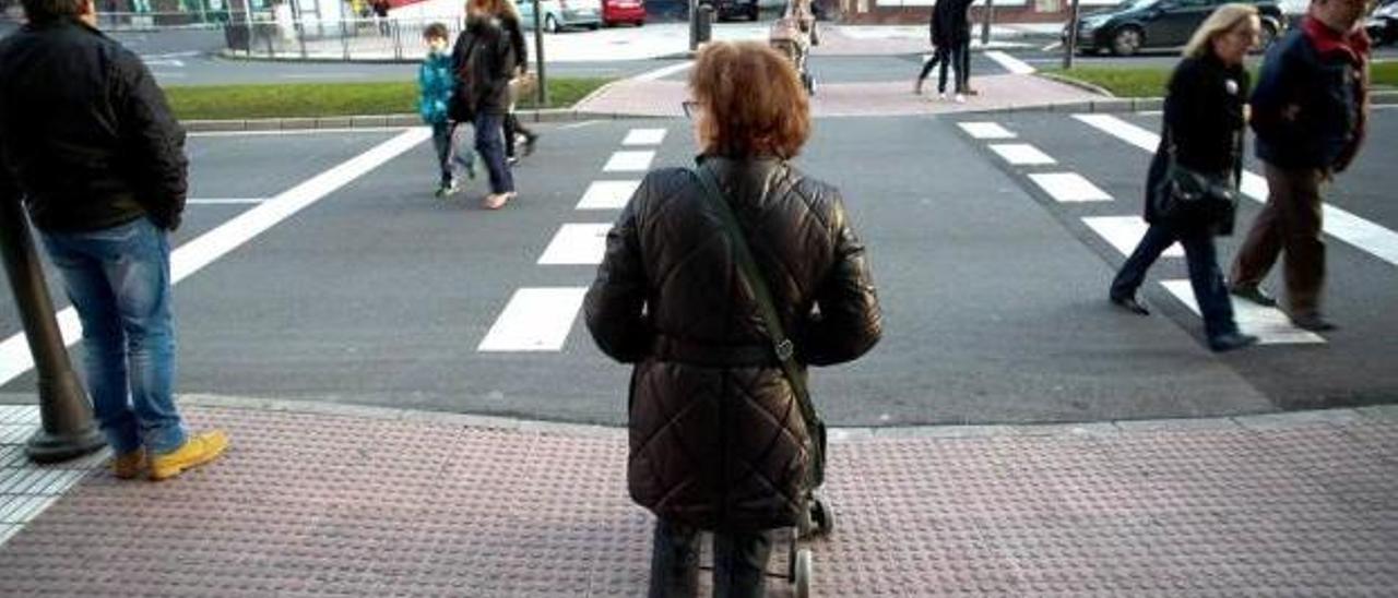 Paso de peatones en la avenida de Cervantes.