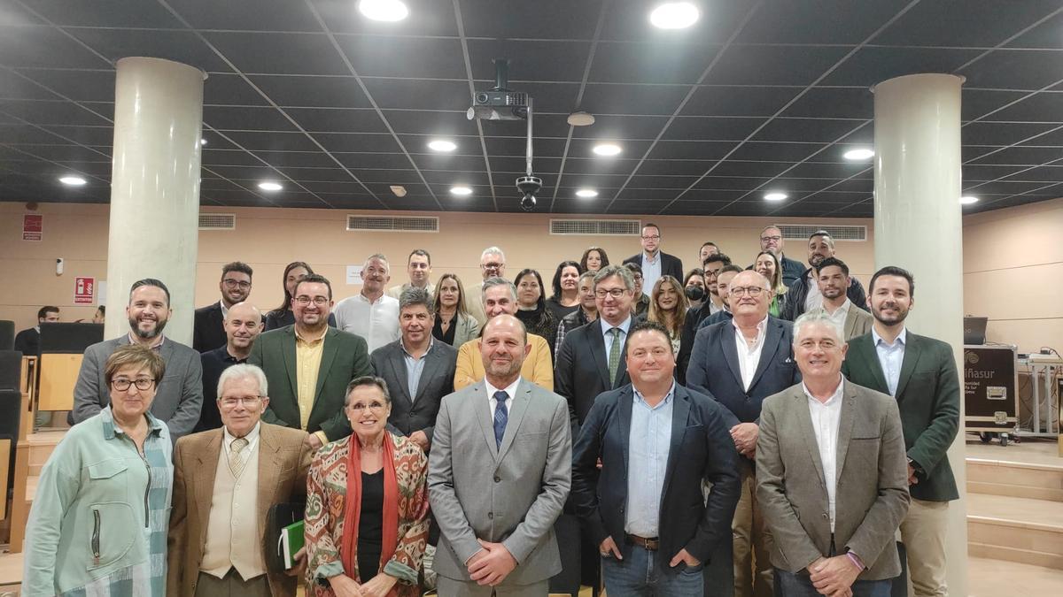 Foto de familia del nuevo pleno de la Mancomunidad Campiña Sur de Córdoba