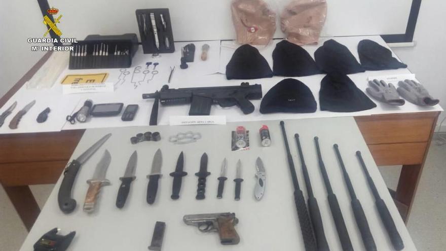 Las armas intervenidas por la Guardia Civil en Eivissa.