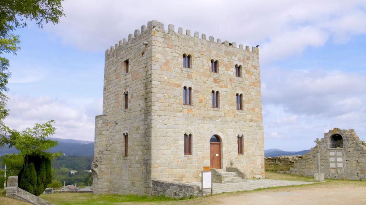 La Torre del Mariscal Pardo de Cela, que ocupa el castillo en el S. XV