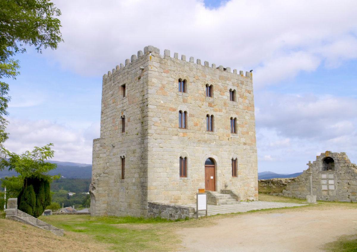 La Torre del Mariscal Pardo de Cela, que ocupa el castillo en el S. XV