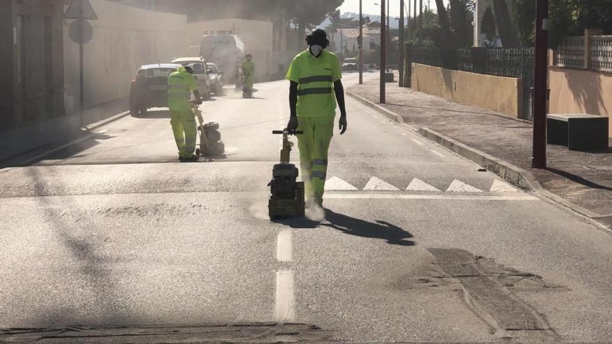 Les obres de repintat del carrer Ample de l&#039;Escala.