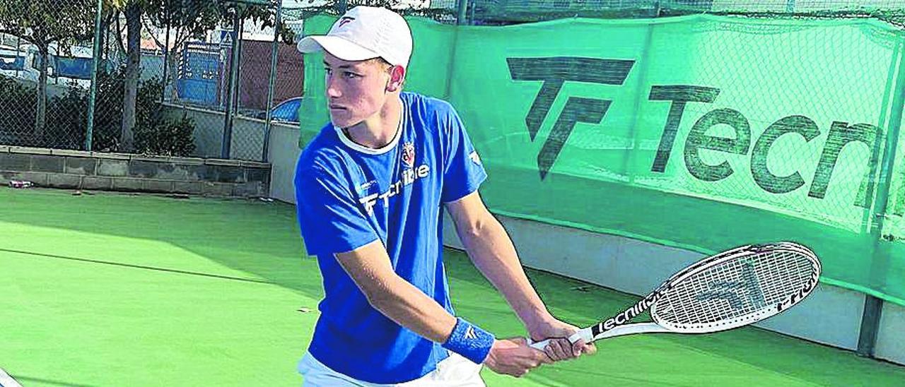 Nacho Serra, en un entrenamiento en el Club Scude Nules.