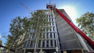 Construcción de pisos de protección oficial en el barrio de Sant Martí, Barcelona.Foto archivo