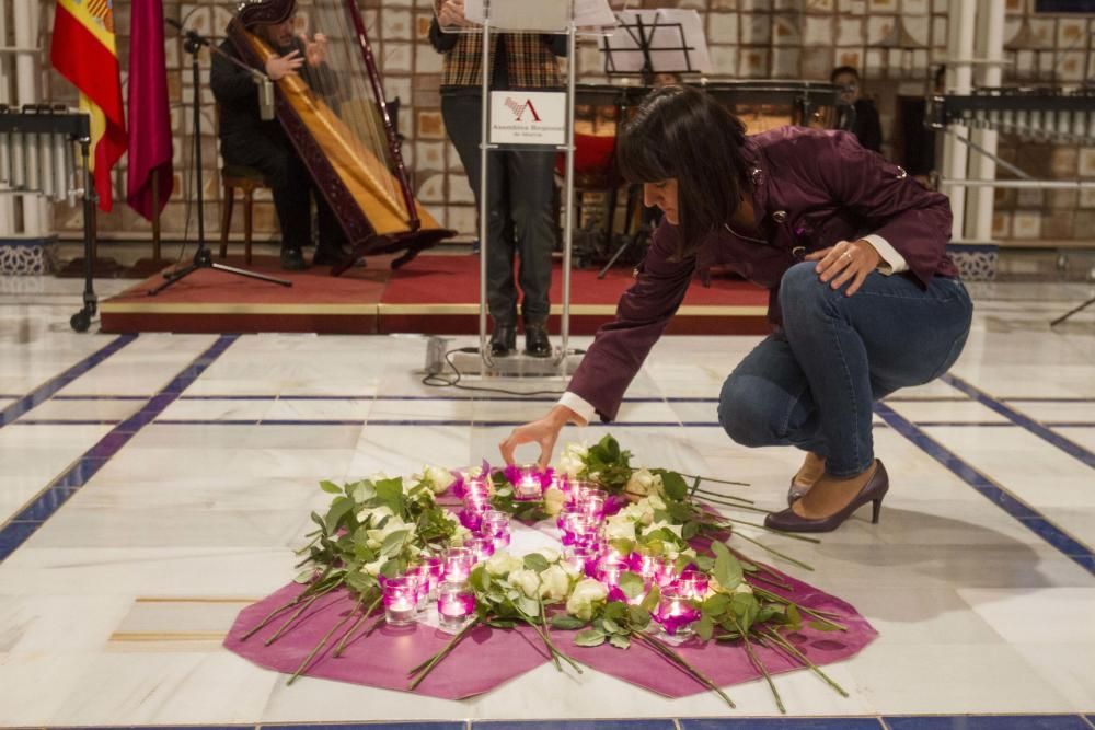 Homenaje a las víctimas de la violencia de género