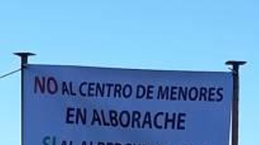 Cacerolada en Alborache con el respaldo del PP