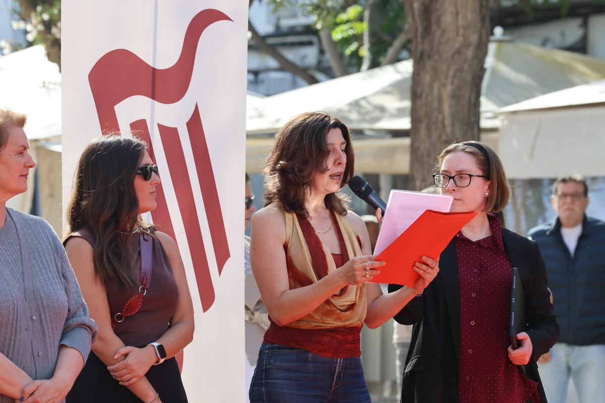 Todas las imágenes de la clase celebrada por el Convservatori de Ibiza en el Dia de la danza en Vara de Rey