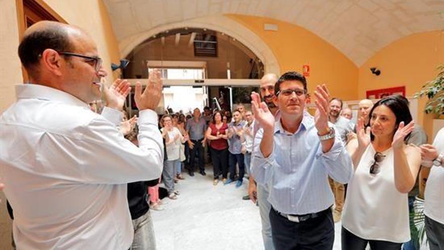 Jorge Rodríguez dimite seguro de su inocencia y sin haber &quot;metido la mano&quot;