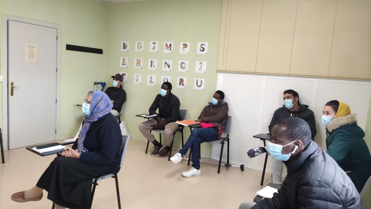 Participantes en las clases de español impartidas por la Fundación Cepaim en Mérida.