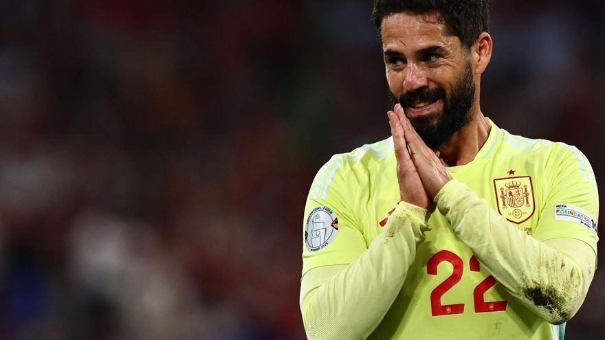 Bautizado por Iniesta y reemplazando a Pedri: Isco cae con España en la final de la Nations League ante Portugal