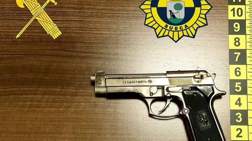 Confiscada una pistola durante un control policial en Sueca