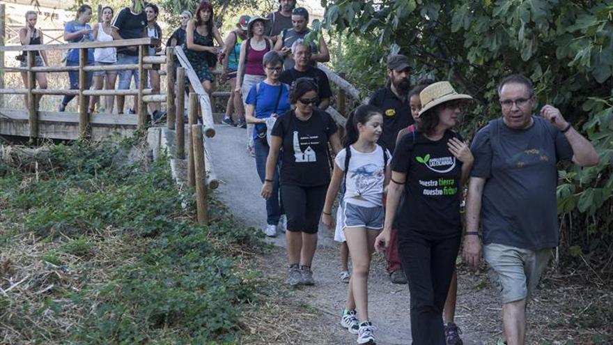 ‘Salvemos la Montaña’ organiza una jornada informativa y una marcha hasta el Santuario