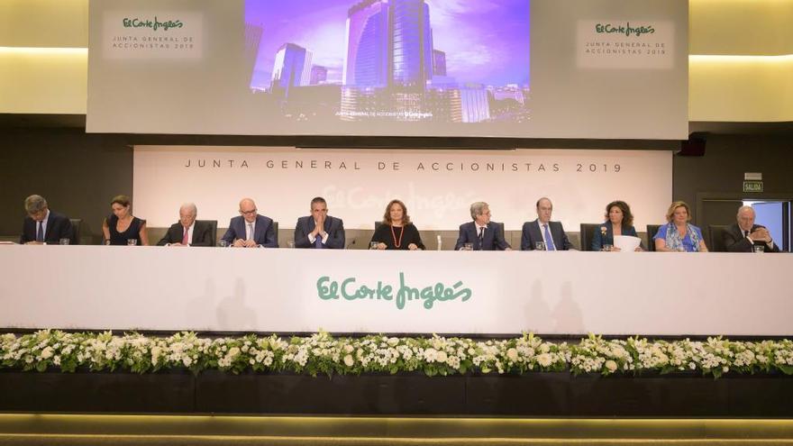 Celebración de la junta general de accionistas de El Corte Inglés, ayer, en Madrid.