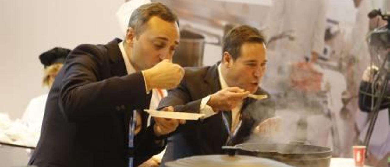 César Sánchez y Juan Bautista Roselló en Fitur en el año 2016.