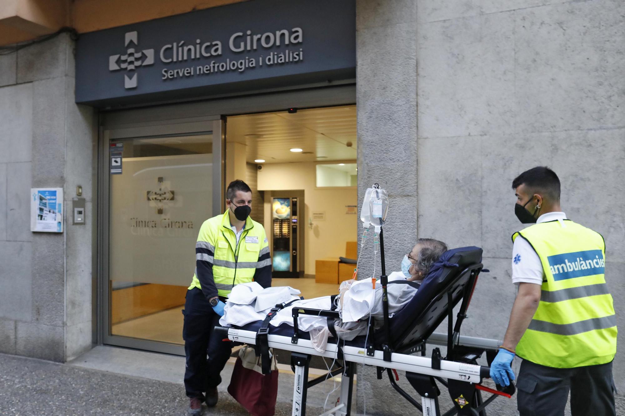 Així ha estat el trasllat dels pacients a la nova Clínica Girona