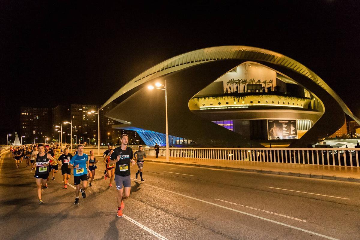 Corredores en la 15K Nocturna Valencia