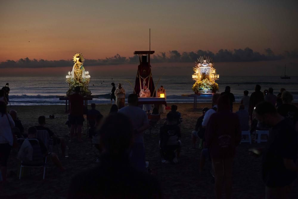 Virgen de los Desamparados y contra las fiebres en la playa de Canet.